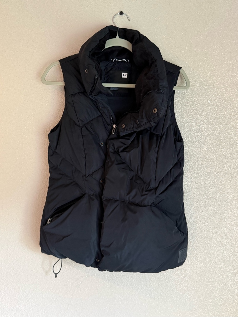 Under Armour Women's Black Quilted Insulated Vest